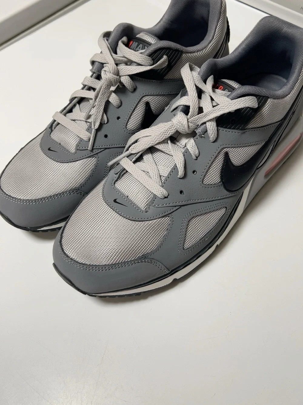 Nike Air Max IVO Wolf Grey Black Men’s Size 12 Sneakers 580518-001